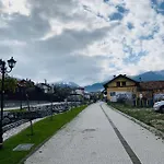 Charming Near Gondola & Bar Street, Cedar 1 Complex