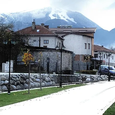 Apartment Charming Near Gondola & Bar Street, Cedar 1 Complex *