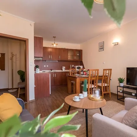 Apartment Charming Near Gondola & Bar Street, Cedar 1 Complex *