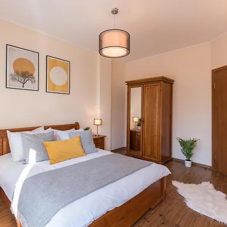 Apartment Charming Near Gondola & Bar Street, Cedar 1 Complex *