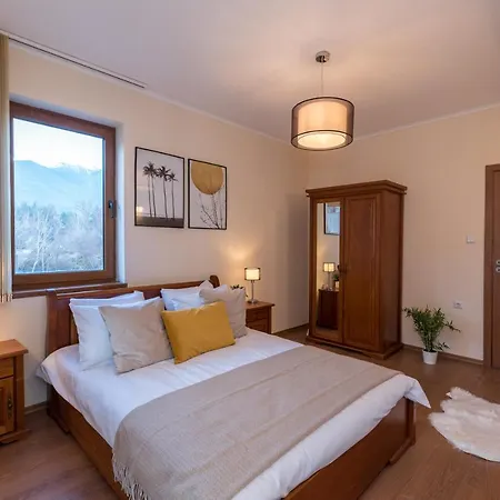 Charming Near Gondola & Bar Street, Cedar 1 Complex بانسكو
