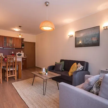 شقة Charming Near Gondola & Bar Street, Cedar 1 Complex